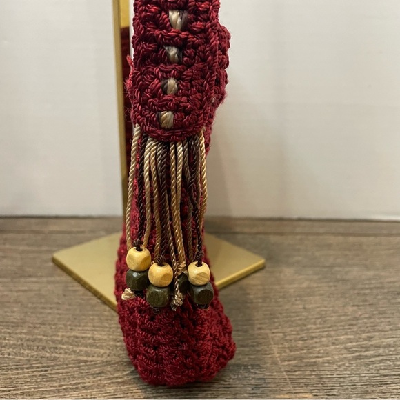 The Sak Burgundy Crochet Shoulder/crossbody bag purse. Pre-owned. Zip closure. - Picture 4 of 13